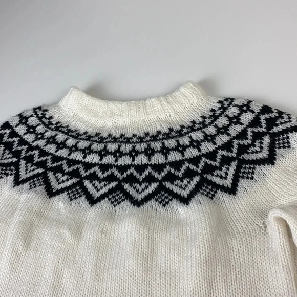 2/$25 Vintage fair isle chunky knitted knit crew neck wool  sweater size medium - Picture 10 of 13